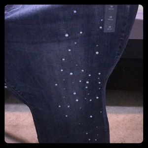 Cropped Jeans with pearl and sparkle accents.